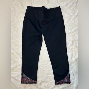 Fabletics cropped workout leggings size M EEEUC